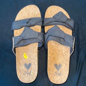 NWOT Reef Platform Sandals
